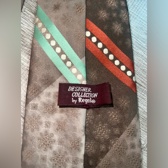 Designer Collection by Regal Tie - Picture 3 of 4